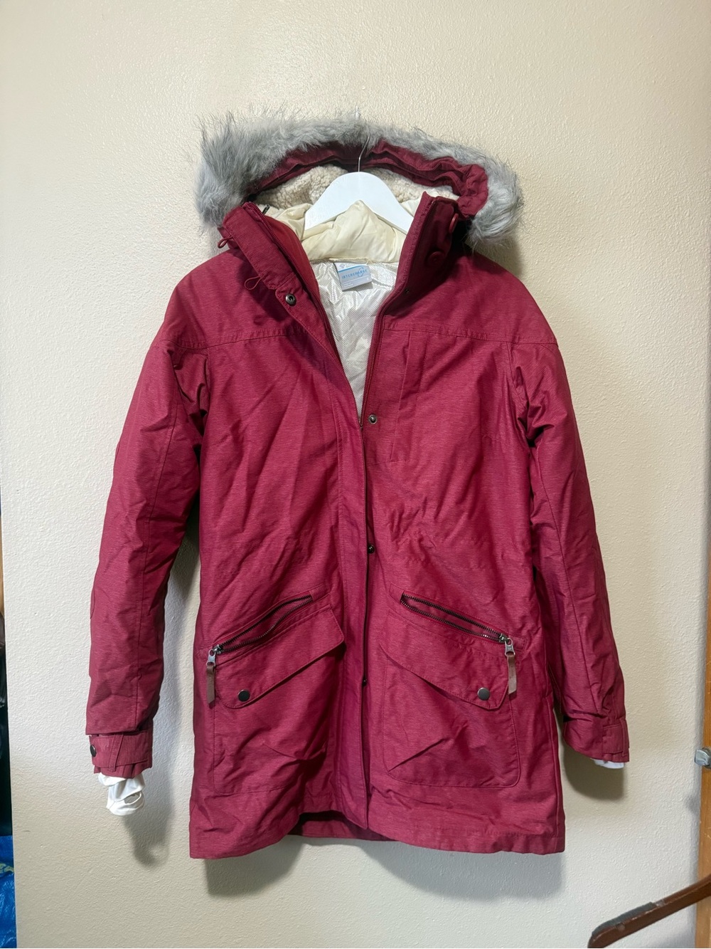Columbia Women's Burgundy Hooded Ski Jacket with Faux-Fur Trim